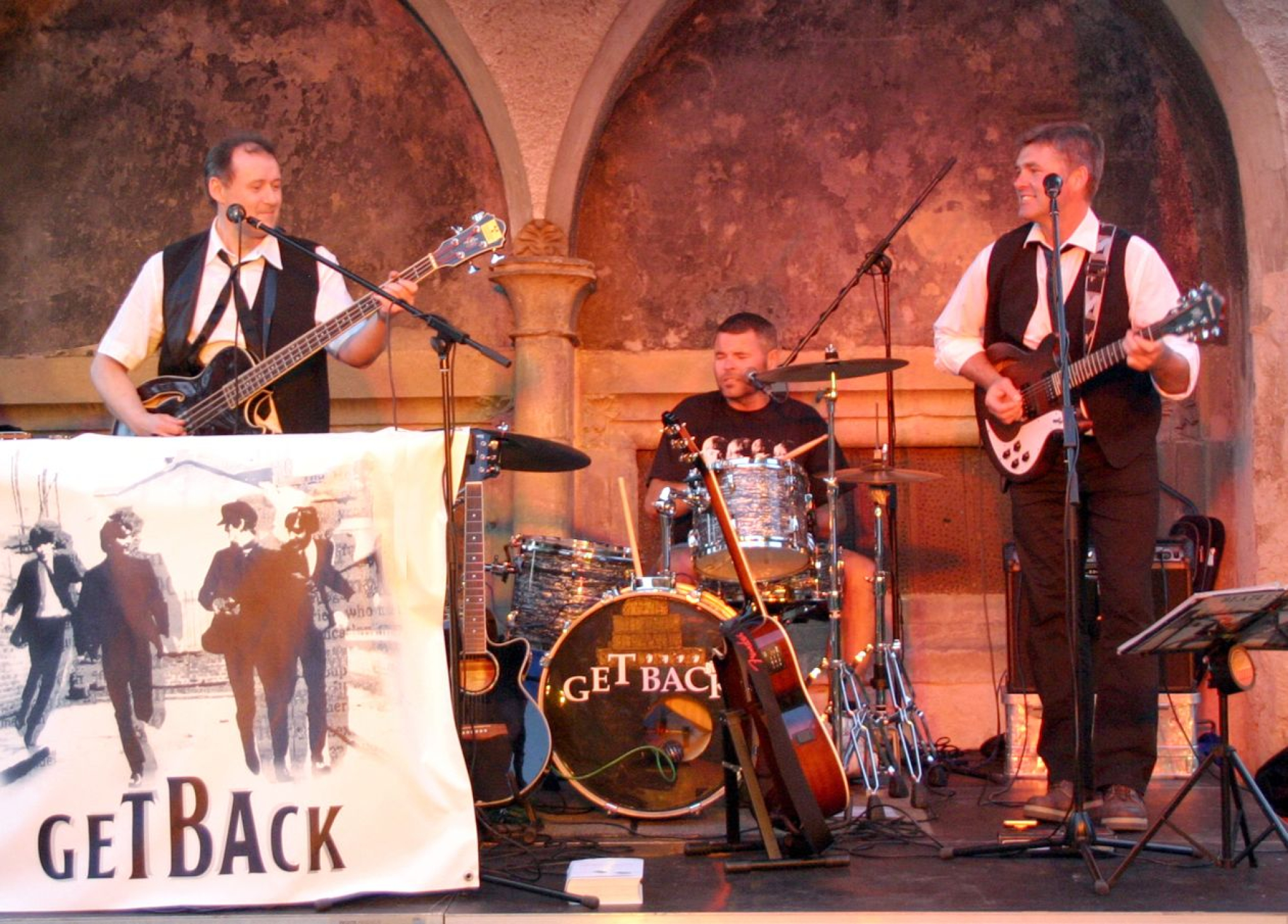 Biergarten–Opening mit „GET BACK“