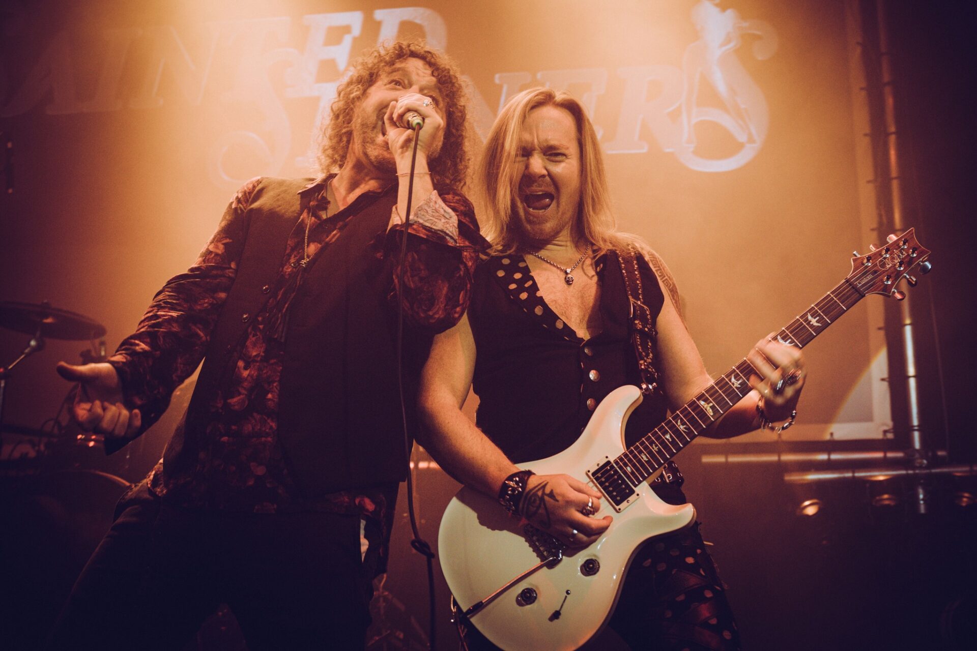 Sainted Sinners – High on Fire – Release Show – Special guest : Hotwire