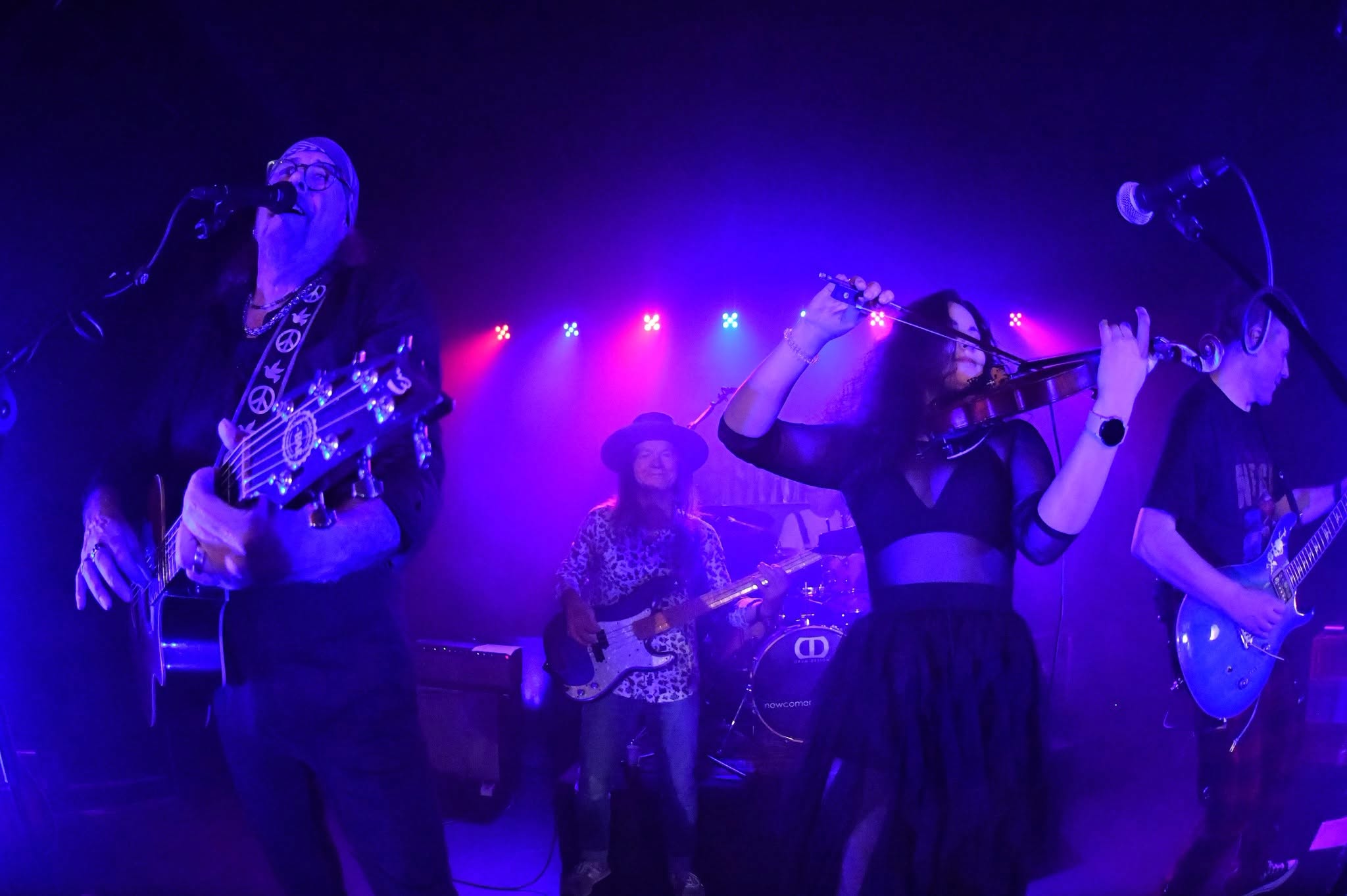 THE LIGHT – Live On Stage
